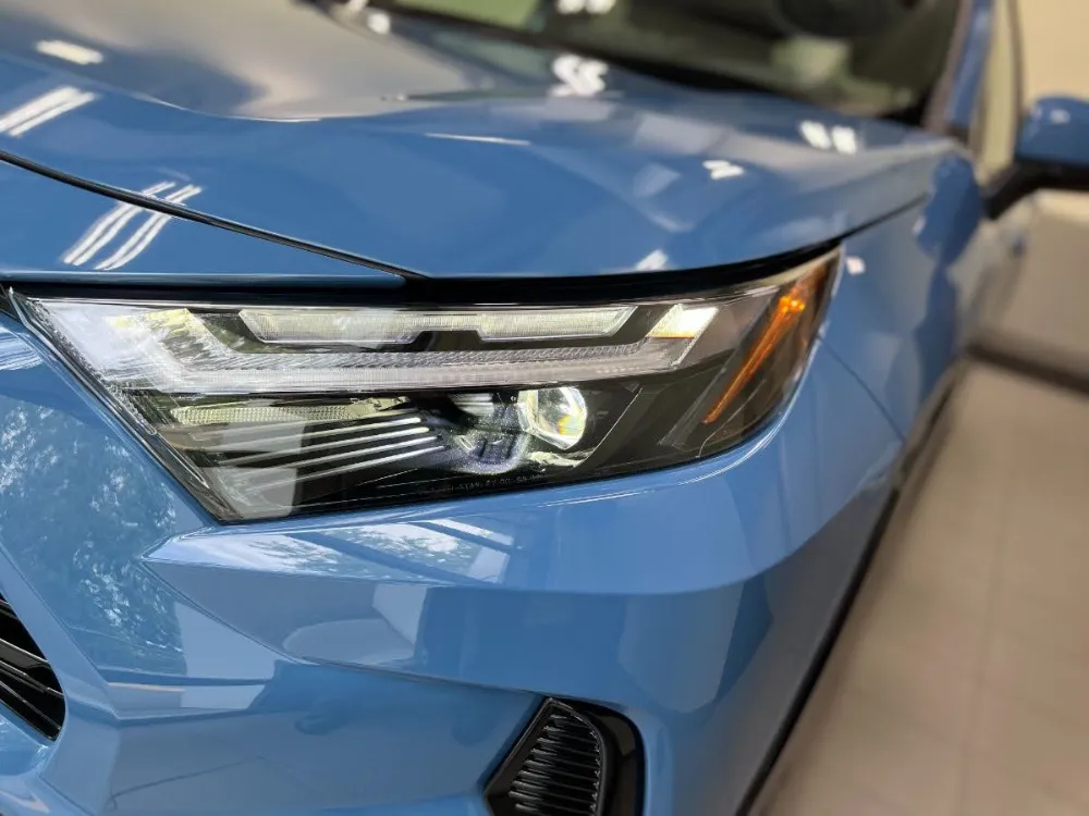 2022 Toyota RAV4 Hybrid SE Cavalry Blue 23